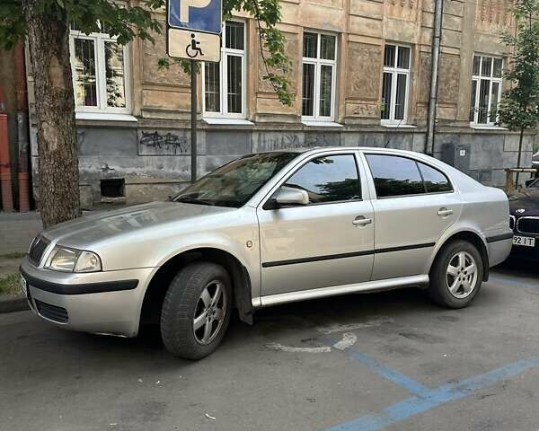 Серый Шкода Октавия, объемом двигателя 1.6 л и пробегом 225 тыс. км за 4800 $, фото 1 на Automoto.ua