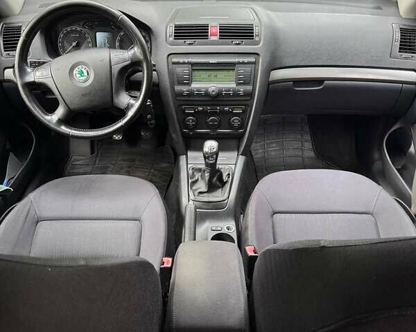 Сірий Шкода Октавія, об'ємом двигуна 1.6 л та пробігом 224 тис. км за 4999 $, фото 1 на Automoto.ua