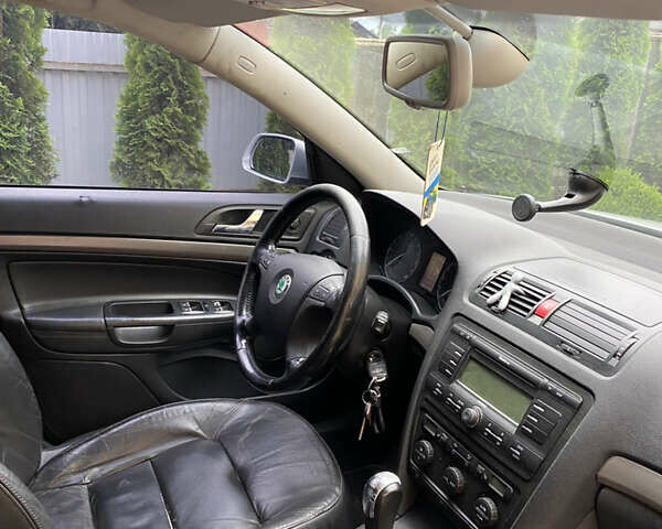 Серый Шкода Октавия, объемом двигателя 1.97 л и пробегом 326 тыс. км за 5800 $, фото 7 на Automoto.ua