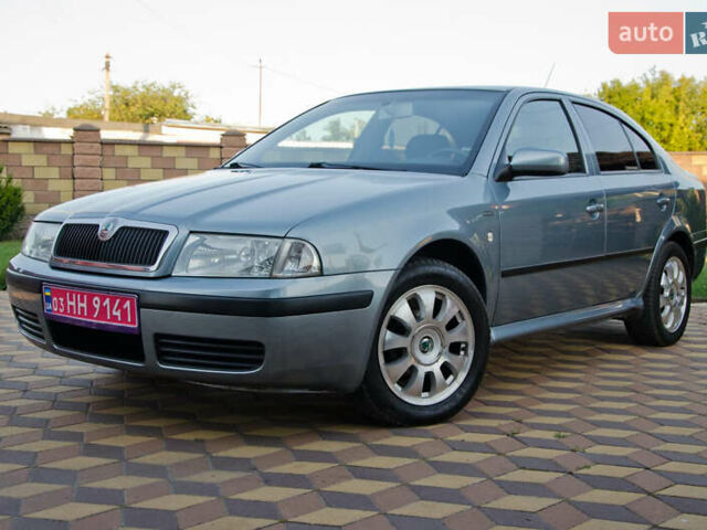 Серый Шкода Октавия, объемом двигателя 1.6 л и пробегом 250 тыс. км за 5600 $, фото 2 на Automoto.ua