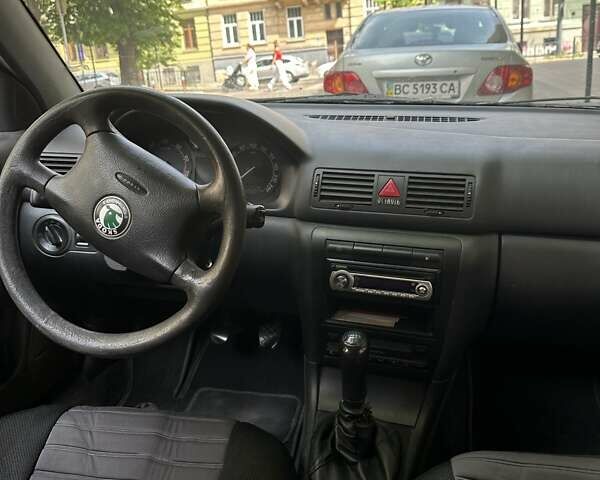 Серый Шкода Октавия, объемом двигателя 1.6 л и пробегом 225 тыс. км за 4800 $, фото 4 на Automoto.ua