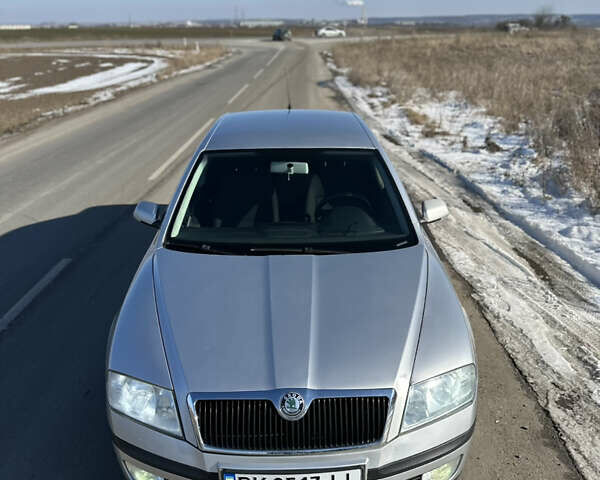 Серый Шкода Октавия, объемом двигателя 1.6 л и пробегом 225 тыс. км за 5350 $, фото 4 на Automoto.ua