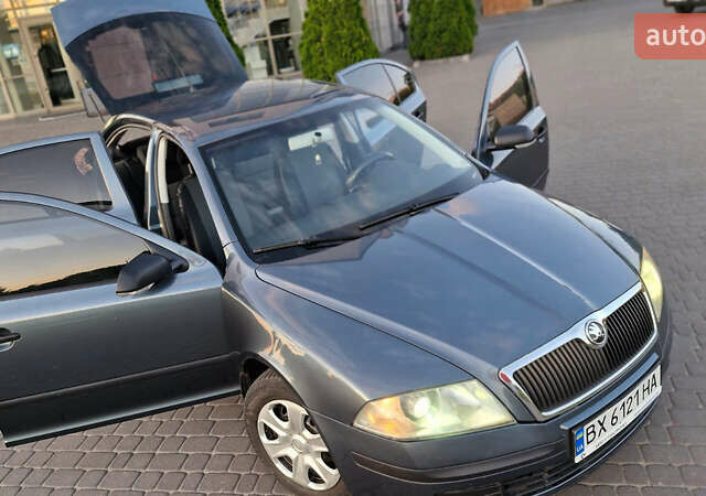 Серый Шкода Октавия, объемом двигателя 1.6 л и пробегом 262 тыс. км за 5200 $, фото 1 на Automoto.ua