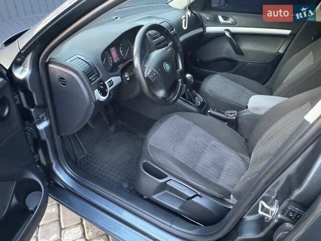 Серый Шкода Октавия, объемом двигателя 1.6 л и пробегом 227 тыс. км за 5600 $, фото 14 на Automoto.ua