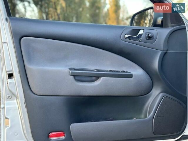 Серый Шкода Октавия, объемом двигателя 1.6 л и пробегом 169 тыс. км за 5500 $, фото 19 на Automoto.ua