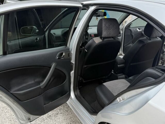 Серый Шкода Октавия, объемом двигателя 1.8 л и пробегом 196 тыс. км за 5500 $, фото 12 на Automoto.ua