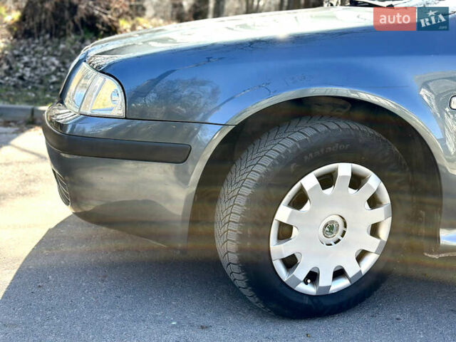 Серый Шкода Октавия, объемом двигателя 1.6 л и пробегом 175 тыс. км за 5300 $, фото 11 на Automoto.ua