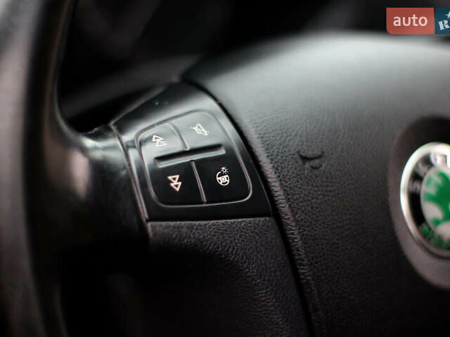 Шкода Октавия 2004 в Кременце на Automoto.ua Серый Шкода Октавия, объемом двигателя 1.97 л и пробегом 320 тыс. км за 5250 $, фото 28 на Automoto.ua