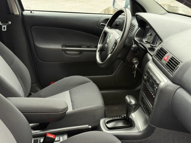 Серый Шкода Октавия, объемом двигателя 2 л и пробегом 159 тыс. км за 6500 $, фото 6 на Automoto.ua