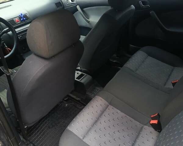 Серый Шкода Октавия, объемом двигателя 1.6 л и пробегом 234 тыс. км за 4500 $, фото 7 на Automoto.ua