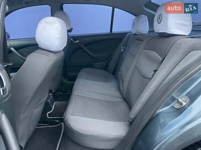 Сірий Шкода Октавія, об'ємом двигуна 2 л та пробігом 301 тис. км за 4990 $, фото 9 на Automoto.ua
