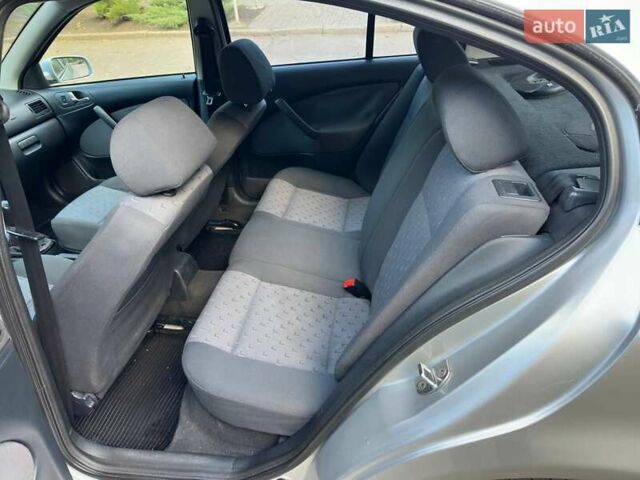 Серый Шкода Октавия, объемом двигателя 1.6 л и пробегом 237 тыс. км за 4600 $, фото 11 на Automoto.ua