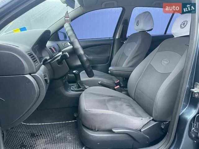 Сірий Шкода Октавія, об'ємом двигуна 2 л та пробігом 301 тис. км за 4990 $, фото 8 на Automoto.ua