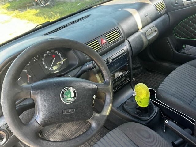 Шкода Октавия 2004 в Нежине на Automoto.ua Серый Шкода Октавия, объемом двигателя 1.8 л и пробегом 400 тыс. км за 4000 $, фото 4 на Automoto.ua