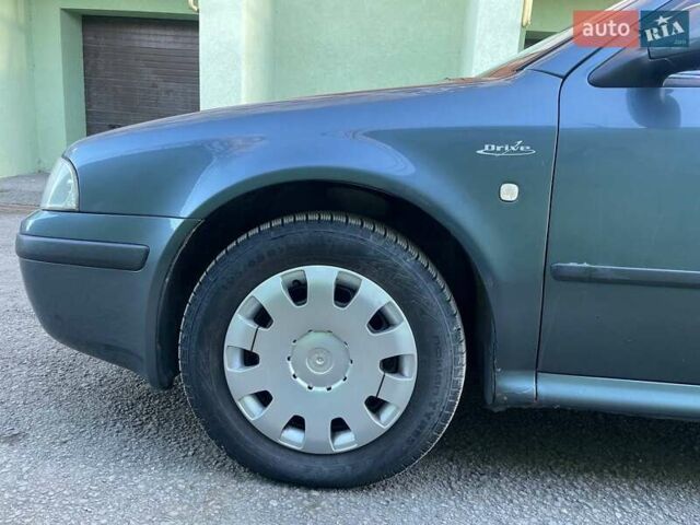 Серый Шкода Октавия, объемом двигателя 1.4 л и пробегом 190 тыс. км за 4200 $, фото 26 на Automoto.ua