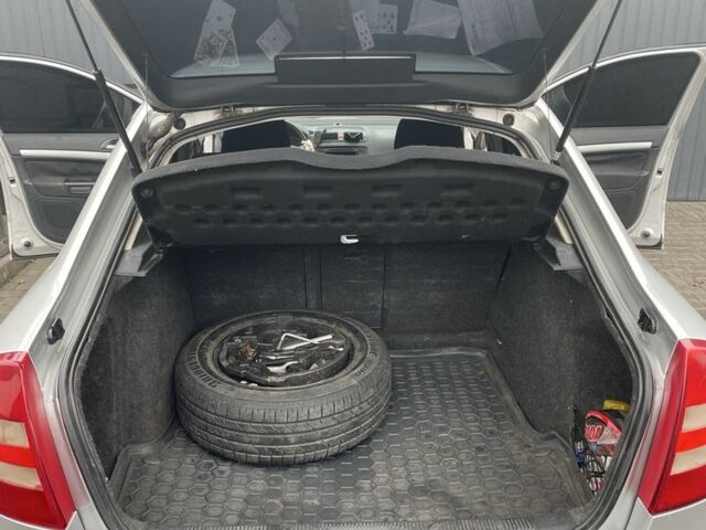 Серый Шкода Октавия, объемом двигателя 1.6 л и пробегом 277 тыс. км за 5500 $, фото 9 на Automoto.ua