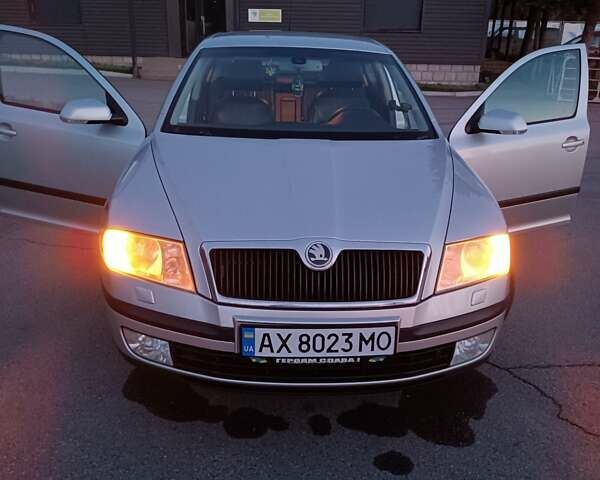 Серый Шкода Октавия, объемом двигателя 1.6 л и пробегом 240 тыс. км за 7000 $, фото 3 на Automoto.ua