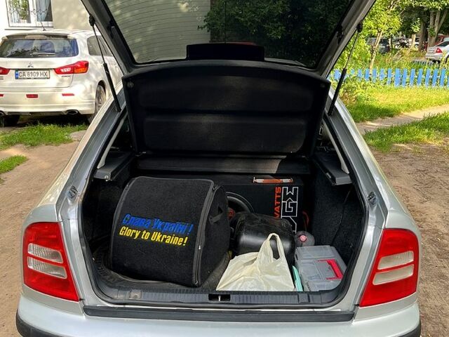 Серый Шкода Октавия, объемом двигателя 1.6 л и пробегом 260 тыс. км за 4500 $, фото 5 на Automoto.ua