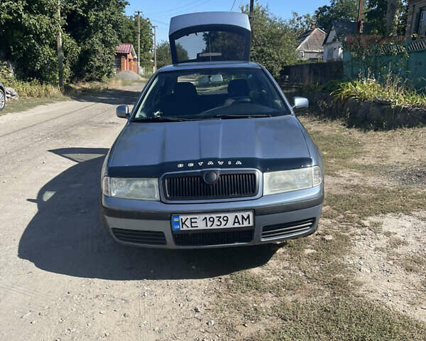 Серый Шкода Октавия, объемом двигателя 1.6 л и пробегом 331 тыс. км за 4500 $, фото 1 на Automoto.ua