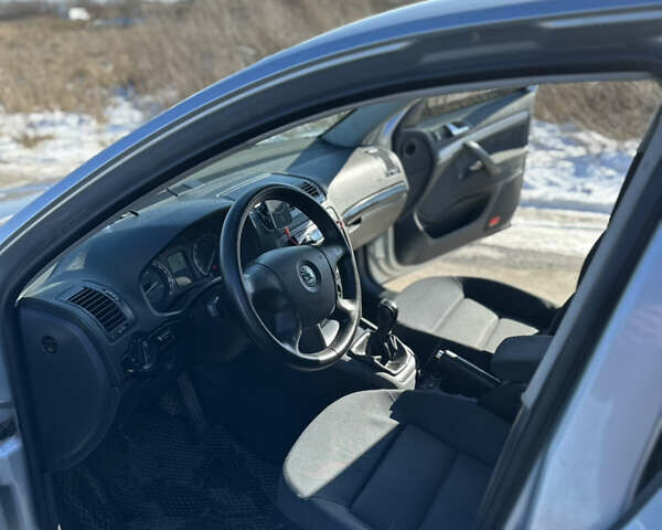 Серый Шкода Октавия, объемом двигателя 1.6 л и пробегом 225 тыс. км за 5350 $, фото 12 на Automoto.ua