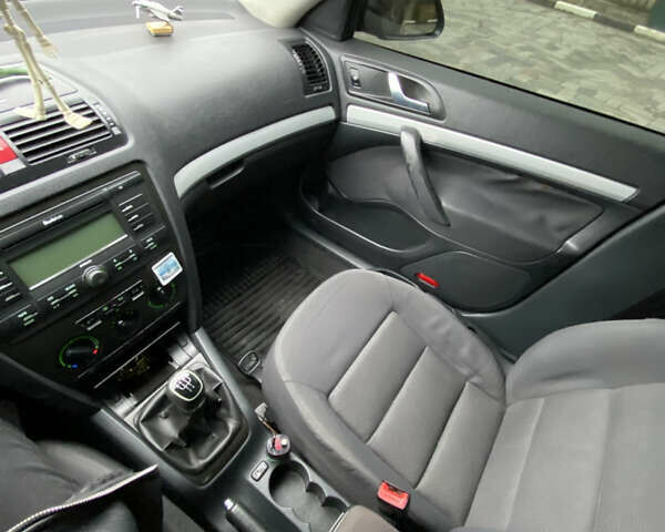 Сірий Шкода Октавія, об'ємом двигуна 1.6 л та пробігом 259 тис. км за 5200 $, фото 15 на Automoto.ua