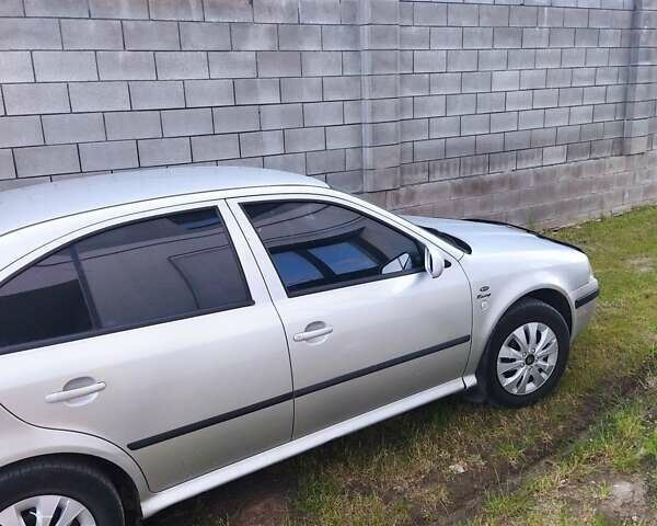 Серый Шкода Октавия, объемом двигателя 1.6 л и пробегом 380 тыс. км за 3550 $, фото 4 на Automoto.ua