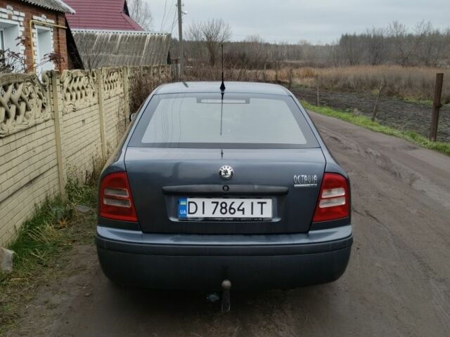 Серый Шкода Октавия, объемом двигателя 1.6 л и пробегом 395 тыс. км за 3400 $, фото 1 на Automoto.ua