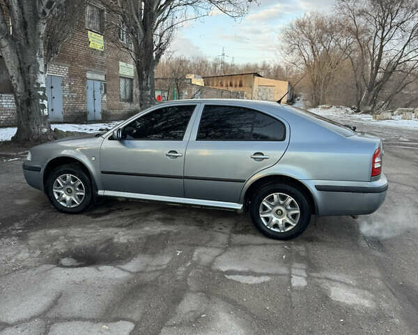 Серый Шкода Октавия, объемом двигателя 1.6 л и пробегом 300 тыс. км за 5400 $, фото 1 на Automoto.ua