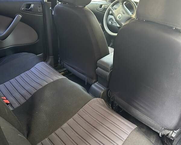 Серый Шкода Октавия, объемом двигателя 1.6 л и пробегом 225 тыс. км за 4800 $, фото 2 на Automoto.ua