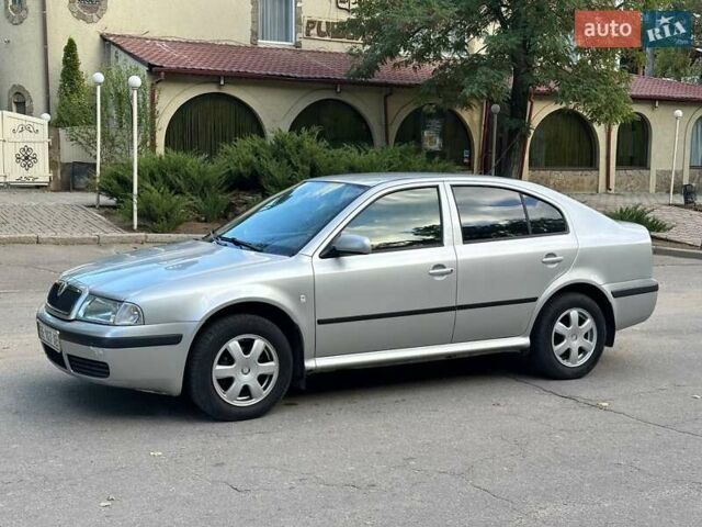 Серый Шкода Октавия, объемом двигателя 1.6 л и пробегом 237 тыс. км за 4600 $, фото 2 на Automoto.ua