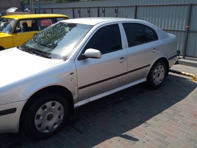 Серый Шкода Октавия, объемом двигателя 1.6 л и пробегом 200 тыс. км за 4750 $, фото 6 на Automoto.ua