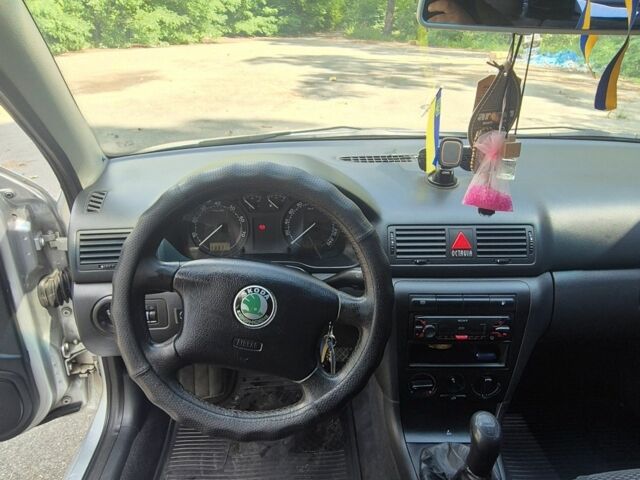 Серый Шкода Октавия, объемом двигателя 1.8 л и пробегом 312 тыс. км за 4850 $, фото 7 на Automoto.ua