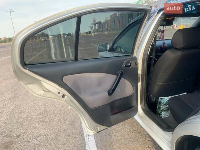 Серый Шкода Октавия, объемом двигателя 1.8 л и пробегом 296 тыс. км за 4000 $, фото 7 на Automoto.ua