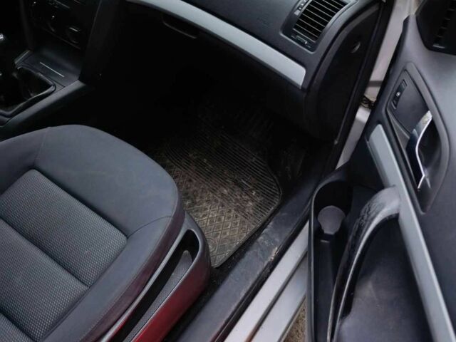 Серый Шкода Октавия, объемом двигателя 1.9 л и пробегом 334 тыс. км за 2700 $, фото 5 на Automoto.ua