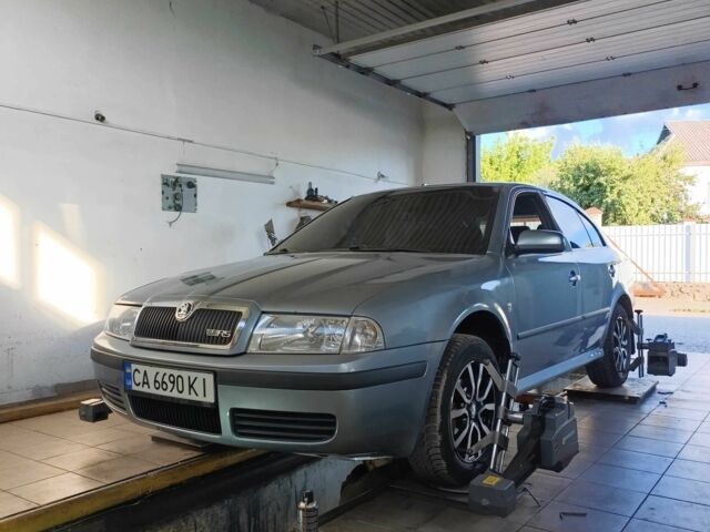 Сірий Шкода Октавія, об'ємом двигуна 1.6 л та пробігом 207 тис. км за 6000 $, фото 4 на Automoto.ua