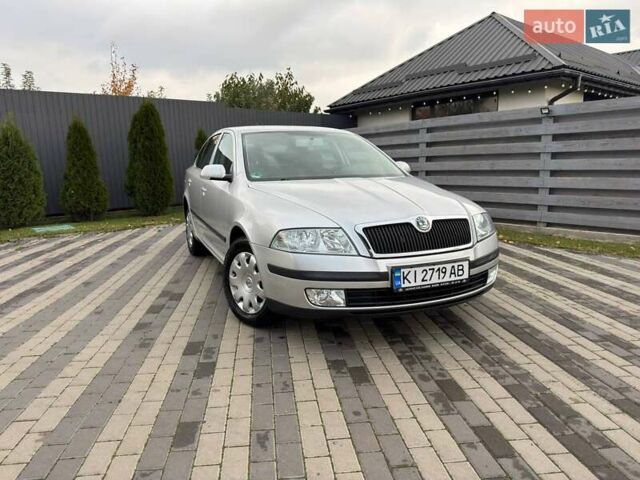 Серый Шкода Октавия, объемом двигателя 1.6 л и пробегом 231 тыс. км за 5300 $, фото 1 на Automoto.ua