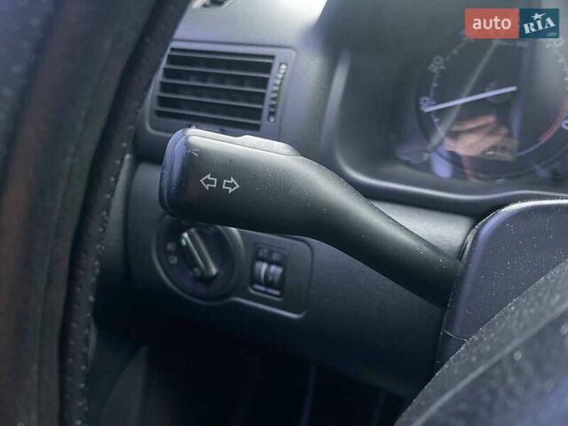 Сірий Шкода Октавія, об'ємом двигуна 2 л та пробігом 301 тис. км за 4990 $, фото 17 на Automoto.ua