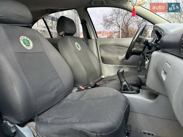 Серый Шкода Октавия, объемом двигателя 1.6 л и пробегом 238 тыс. км за 3800 $, фото 16 на Automoto.ua