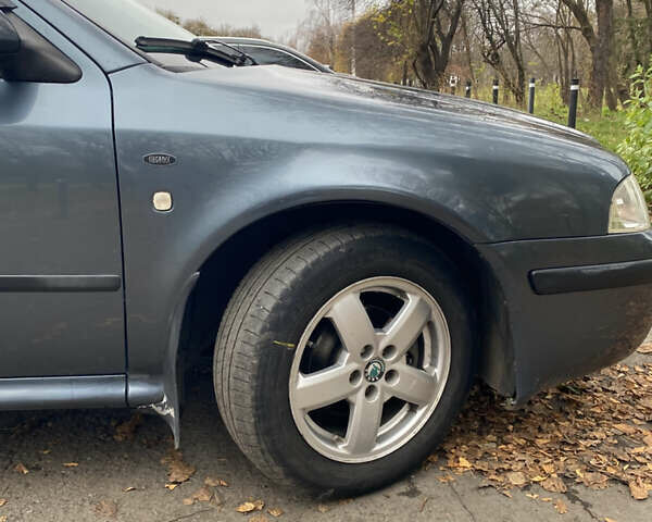 Сірий Шкода Октавія, об'ємом двигуна 1.6 л та пробігом 350 тис. км за 4800 $, фото 4 на Automoto.ua
