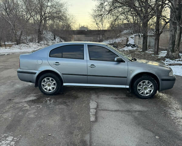 Серый Шкода Октавия, объемом двигателя 1.6 л и пробегом 300 тыс. км за 5400 $, фото 4 на Automoto.ua