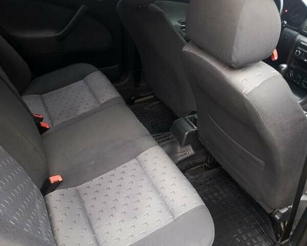 Серый Шкода Октавия, объемом двигателя 1.6 л и пробегом 234 тыс. км за 4500 $, фото 6 на Automoto.ua