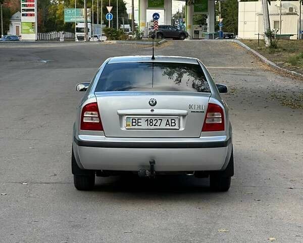 Серый Шкода Октавия, объемом двигателя 1.6 л и пробегом 237 тыс. км за 4600 $, фото 1 на Automoto.ua