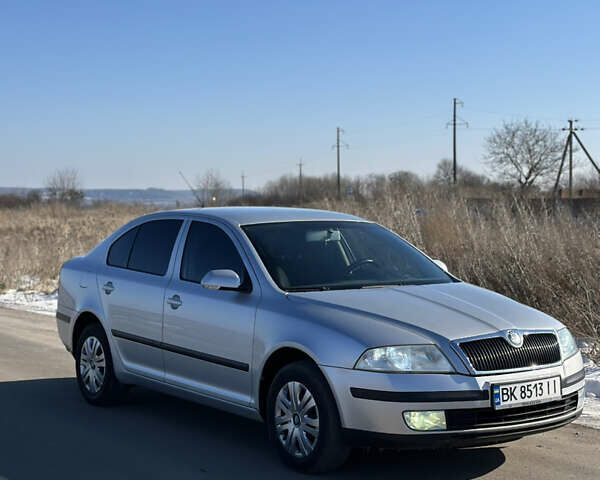 Серый Шкода Октавия, объемом двигателя 1.6 л и пробегом 225 тыс. км за 5350 $, фото 1 на Automoto.ua