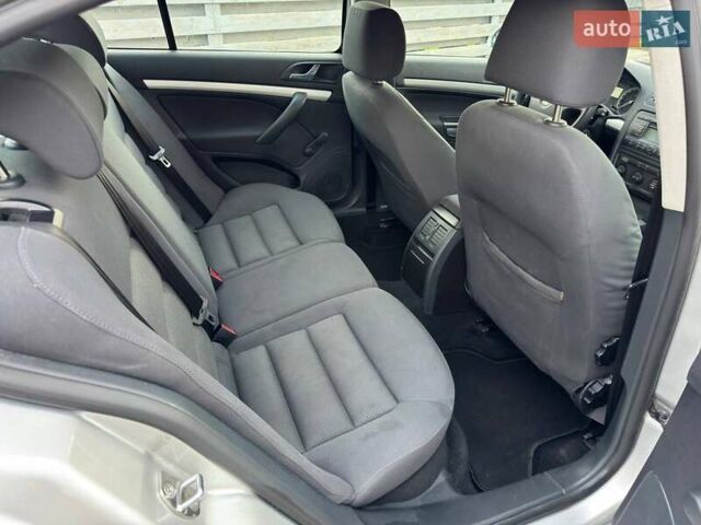 Серый Шкода Октавия, объемом двигателя 1.6 л и пробегом 231 тыс. км за 5300 $, фото 13 на Automoto.ua