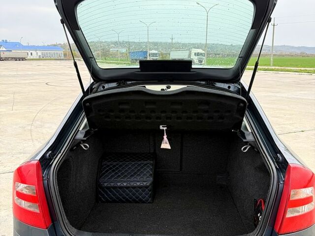 Серый Шкода Октавия, объемом двигателя 1.6 л и пробегом 206 тыс. км за 5600 $, фото 5 на Automoto.ua