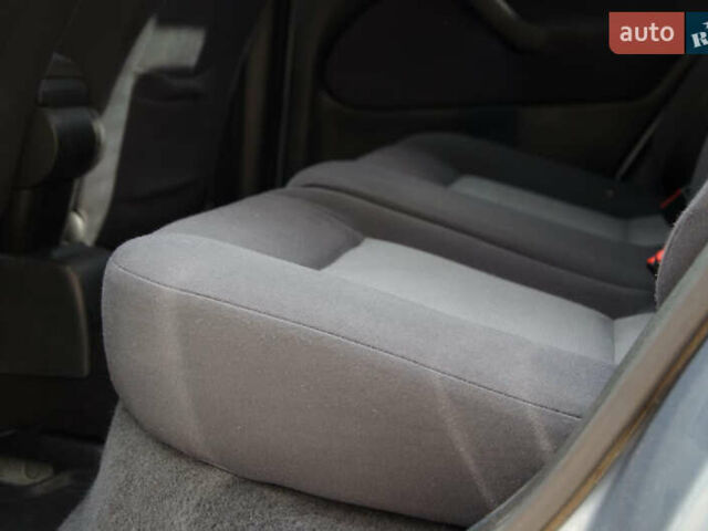 Серый Шкода Октавия, объемом двигателя 1.6 л и пробегом 250 тыс. км за 5600 $, фото 42 на Automoto.ua