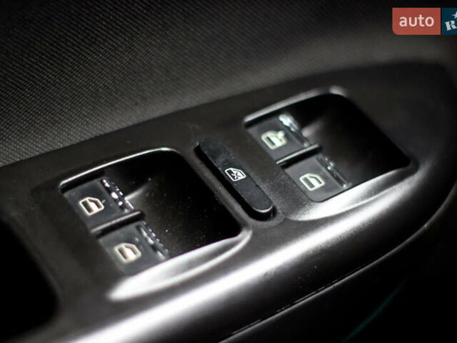 Шкода Октавия 2004 в Кременце на Automoto.ua Серый Шкода Октавия, объемом двигателя 1.97 л и пробегом 320 тыс. км за 5250 $, фото 33 на Automoto.ua