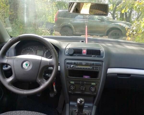 Серый Шкода Октавия, объемом двигателя 1.9 л и пробегом 326 тыс. км за 2600 $, фото 3 на Automoto.ua