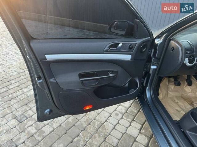 Серый Шкода Октавия, объемом двигателя 1.6 л и пробегом 227 тыс. км за 5600 $, фото 23 на Automoto.ua