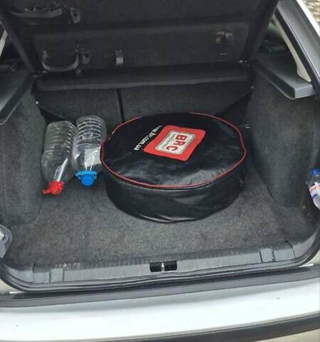 Серый Шкода Октавия, объемом двигателя 1.6 л и пробегом 300 тыс. км за 4500 $, фото 16 на Automoto.ua